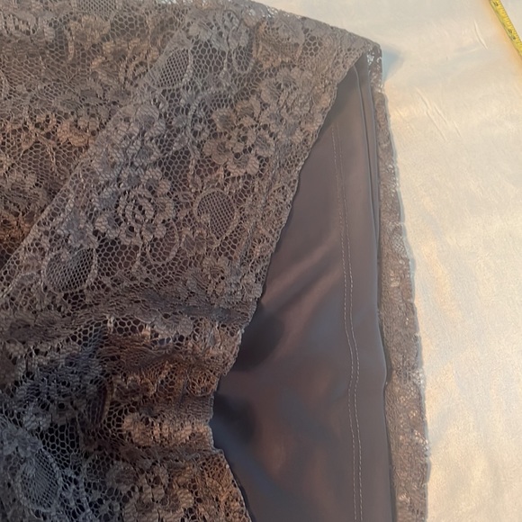 Lace overlay dress - Picture 9 of 9